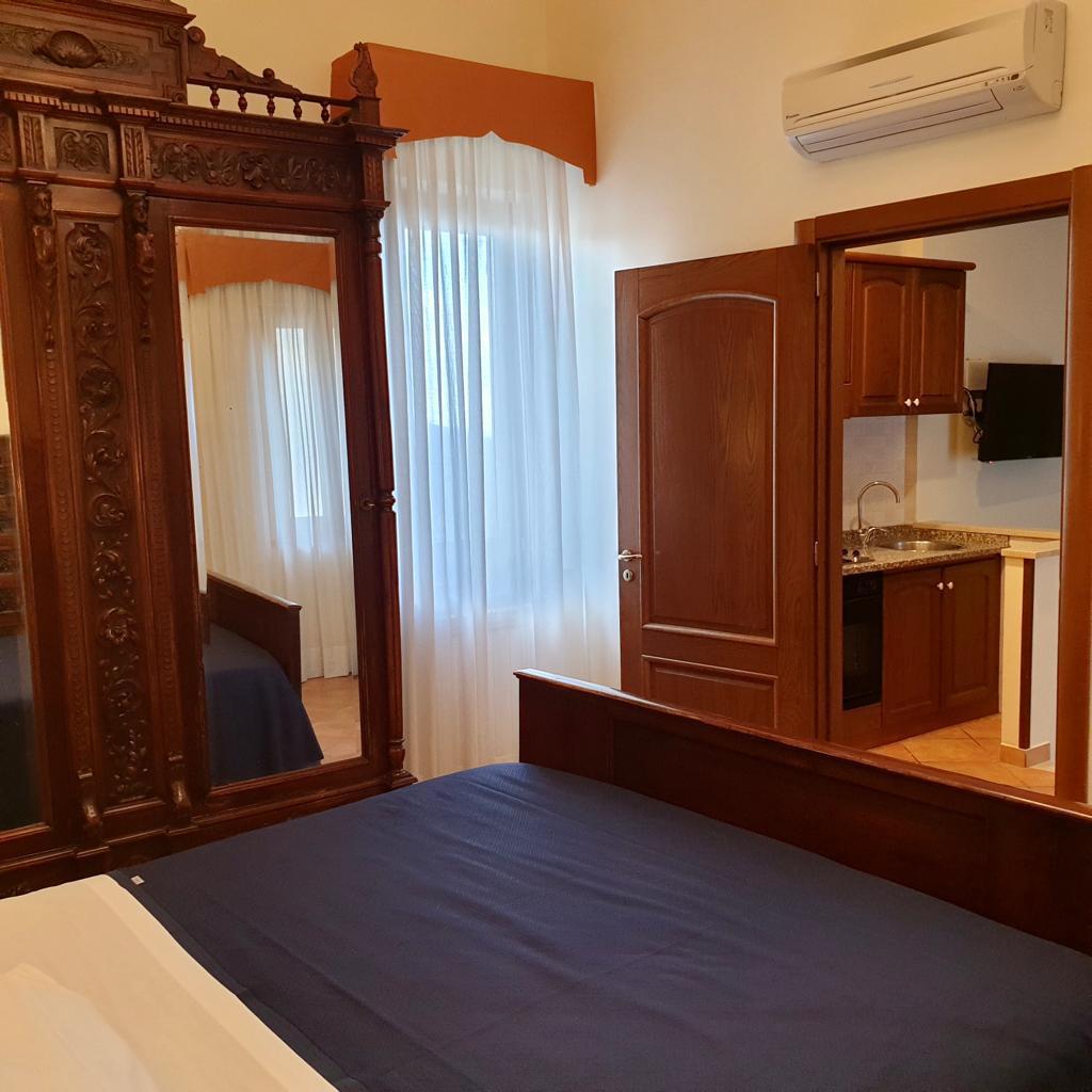Deluxe one-bedroom apartment with sea view terrace-5